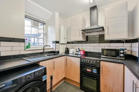 2 Br Flat in Greenwich next to Cutty Sark Apartment in London Borough of Lewisham