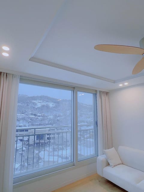 Landscape of Seoul, 2nd floor, exclusive usage Villa in Seoul