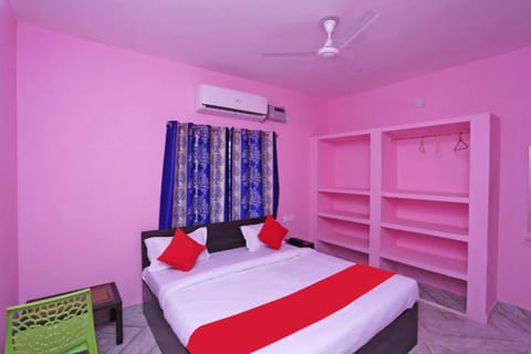 Bed, Photo of the whole room, Bedroom, air conditioner