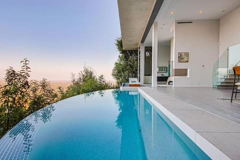 Elevate LA - House with Infinity Pool Villa in West Hollywood