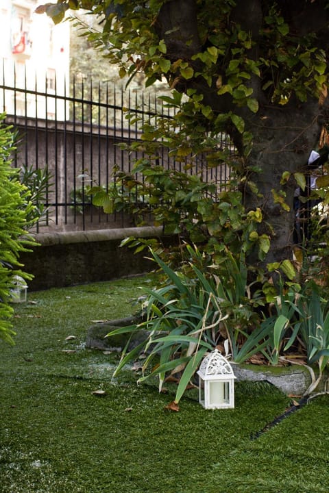 Facade/entrance, Day, Garden