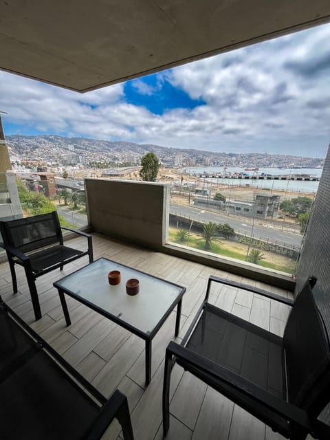 Day, Natural landscape, Balcony/Terrace, City view