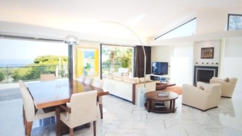 Sunny Villa Five Bedrooms Apartamento in Saint-Jean-Cap-Ferrat