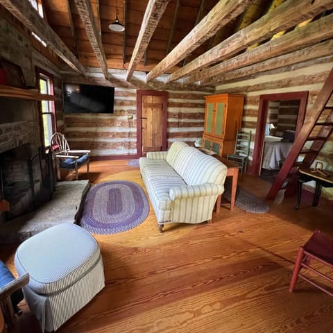 Chalets of Cedar Springs at Bone Hollow House in Old Hickory Lake