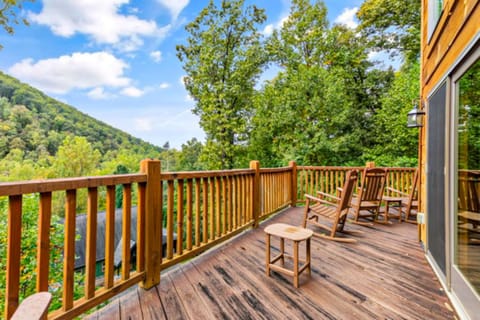 Smokey's Lodge House in Gatlinburg