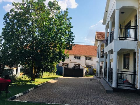 Property building, Day, Garden, Garden view