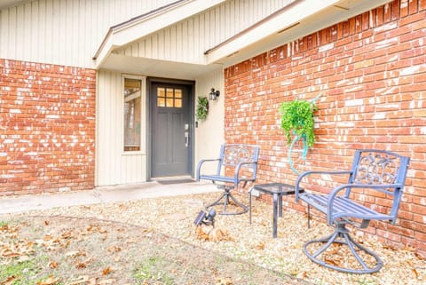 Modern Bentonville Retreat - Sleeps 6 Near Trails House in Bentonville