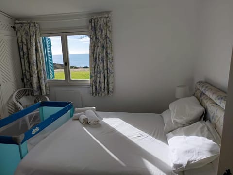 Bed, Natural landscape, Photo of the whole room, Bedroom, Sea view, towels