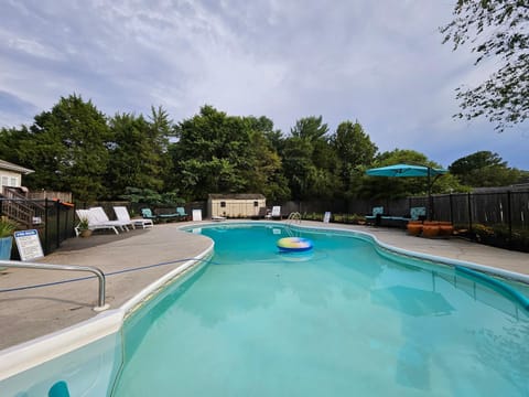 Pool view, Swimming pool