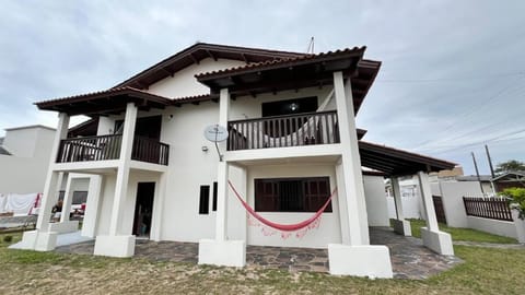 Amplo Sobrado 250 metros do mar House in Balneário Gaivota