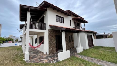 Amplo Sobrado 250 metros do mar House in Balneário Gaivota