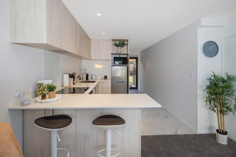 Your City Escape House in Lower Hutt