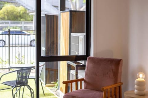 Rainey Lane Delight 2BR City Escape House in Lower Hutt