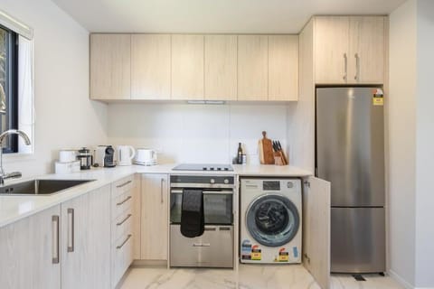 Ariki Delight - 2BR Wellington Sanctuary House in Lower Hutt