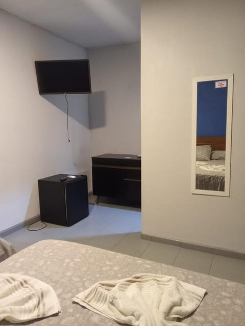 Bed, TV and multimedia, Photo of the whole room, Bedroom, locker, minibar