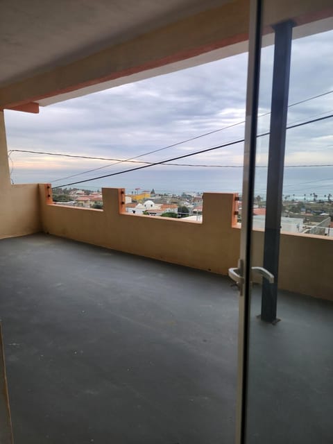 View (from property/room), Balcony/Terrace, City view, Sea view