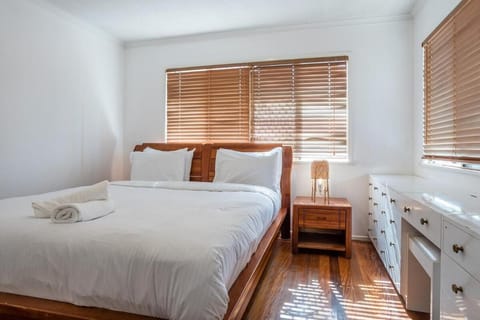 Tranquil 3 Bedroom Modern Style House in Sunnybank House in Brisbane