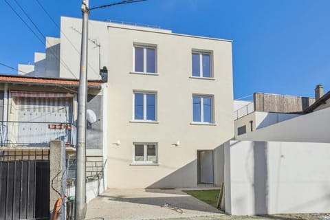 Family home House in Paris