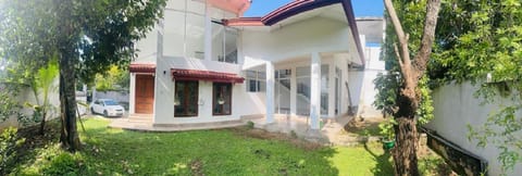 Margret Villa Vacation rental in Gangawatakorale