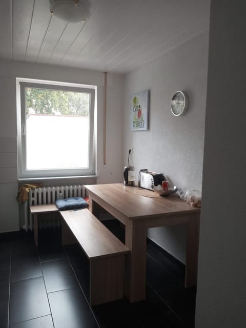 3 Zimmer Wohnung mit Küche und Terrasse Apartment in Offenburg