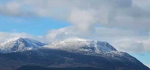Hamishs log cabin Cabin in Trawsfynydd