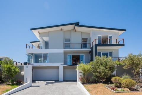 Property building, Street view