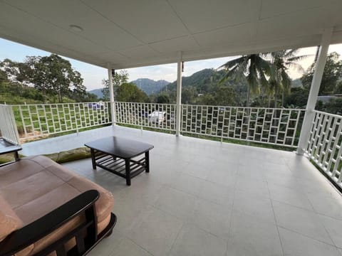 Thong Nai Pan Mountain Bungalow House in Ban Tai