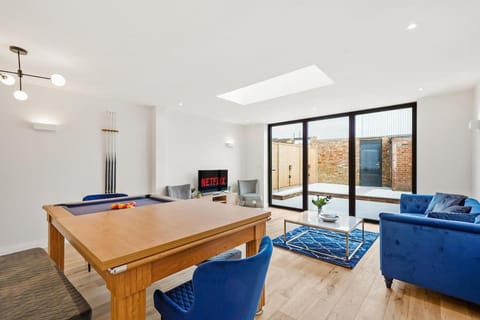 Deluxe 5 Bed House in London - Pool Table House in London Borough of Southwark