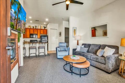 Refreshed 1BR Villa- Steps to Old Town La Quinta Apartment in Indian Wells