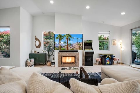 El Paseo Paradise 3BR Desert Oasis with pool & spa House in Rancho Mirage