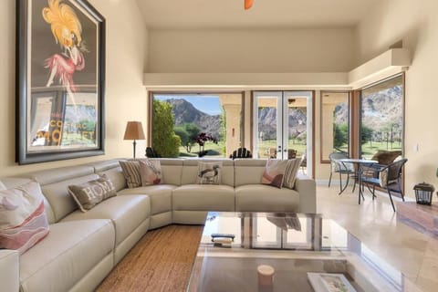 Gorgeous Home with Unobstructed Golf Course Views House in Indian Wells