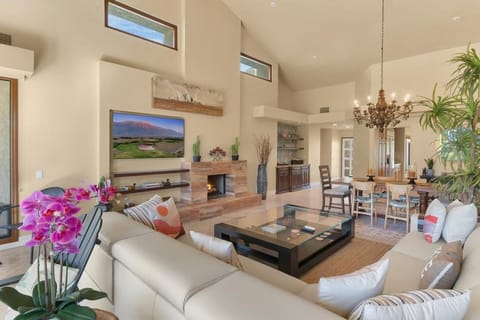 Gorgeous Home with Unobstructed Golf Course Views House in Indian Wells