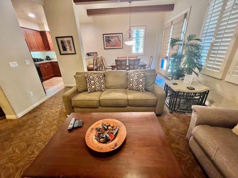 Gorgeous Ground Floor Villa Near Main Pool House in Indian Wells