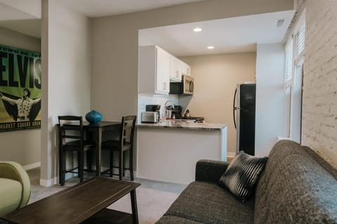 6 modern apts near nightlife & attractions Apartment in Indianapolis