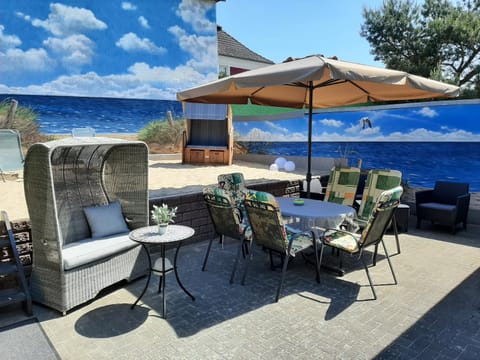 Garden, Balcony/Terrace, Seating area, sunbed