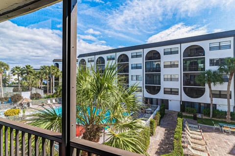 Anglers Cove Retreat Apartment in Marco Island