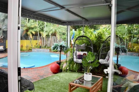 Kiki Vibe 4 - Men's only Retreat Bed and Breakfast in Wilton Manors