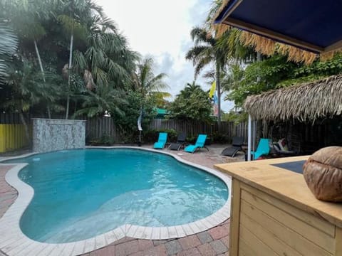 Kiki Vibe 4 - Men's only Retreat Bed and Breakfast in Wilton Manors