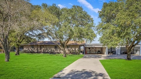 Property building, Natural landscape, Street view