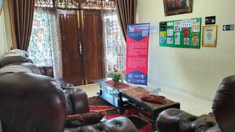 Dahniar Syariah Homestay Vacation rental in West Sumatra, Indonesia