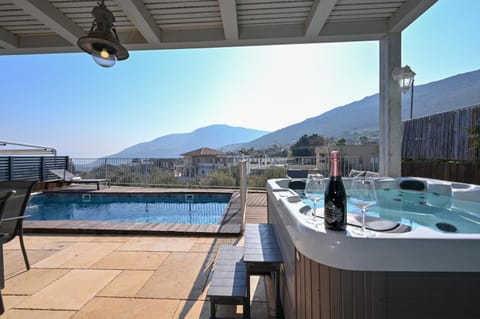 Day, Hot Tub, View (from property/room), Balcony/Terrace, Mountain view, Swimming pool, sunbed