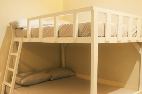 Bed, Photo of the whole room, Bedroom, bunk bed