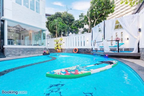 Day, Pool view, Swimming pool, sunbed