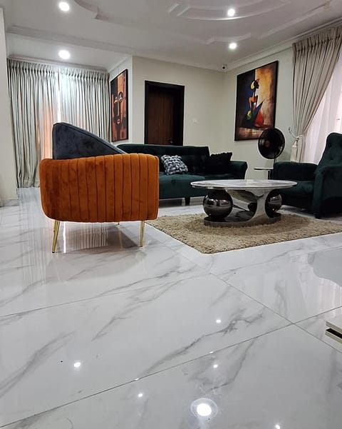 Elegant 2-bedroom shortlet in VI Apartment in Lagos