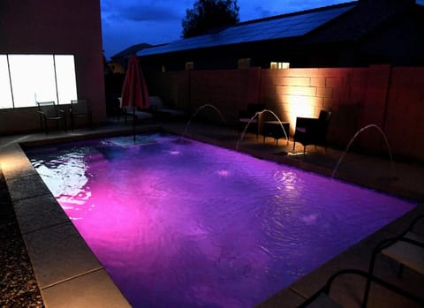 4 Season Spa Heated Dream Pool Jacuzzi Sauna Chalet in Casa Grande