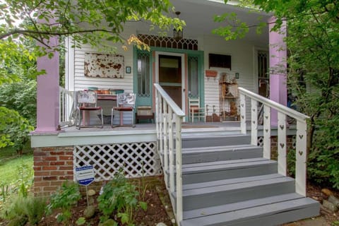 Petite Vintage Charmer Trendy East Nashville House in East Nashville