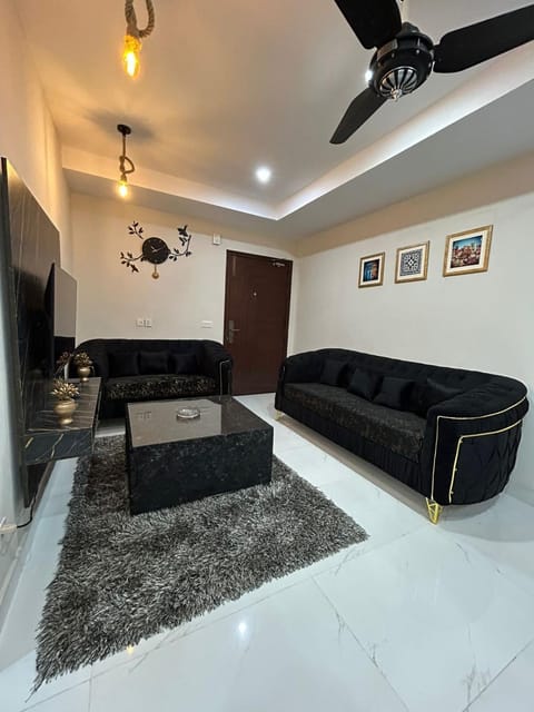 apartment in bahria town Apartment in Lahore