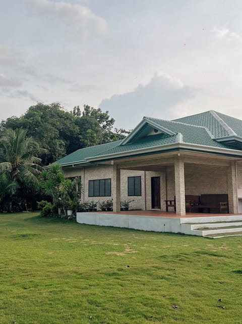 Casa Carmencita Cebu - Ocean and garden villa in Asturias, Cebu Villa in Central Visayas