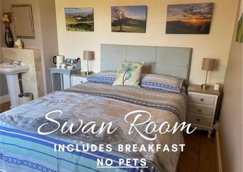Orchard Side Bed and Breakfast Bed and Breakfast in Wychavon District