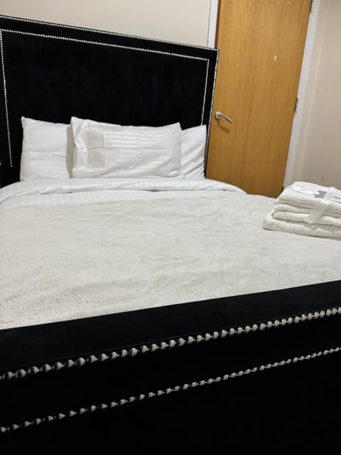 2 Bed Apartment city centre Apartment in Wolverhampton